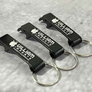 Chaveiro Abridor Personalizado Aluminio Dimensões: 1.1cm de altura e 6.5cm de largura. Laser   